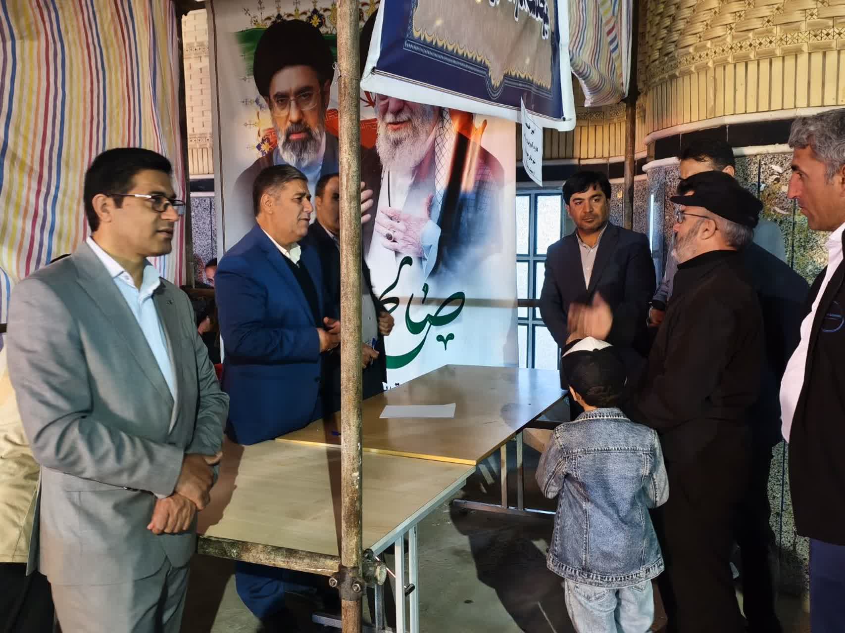 برپایی میز خدمت ادارات در شهرستان چهاربرج با محوریت آموزش و پرورش