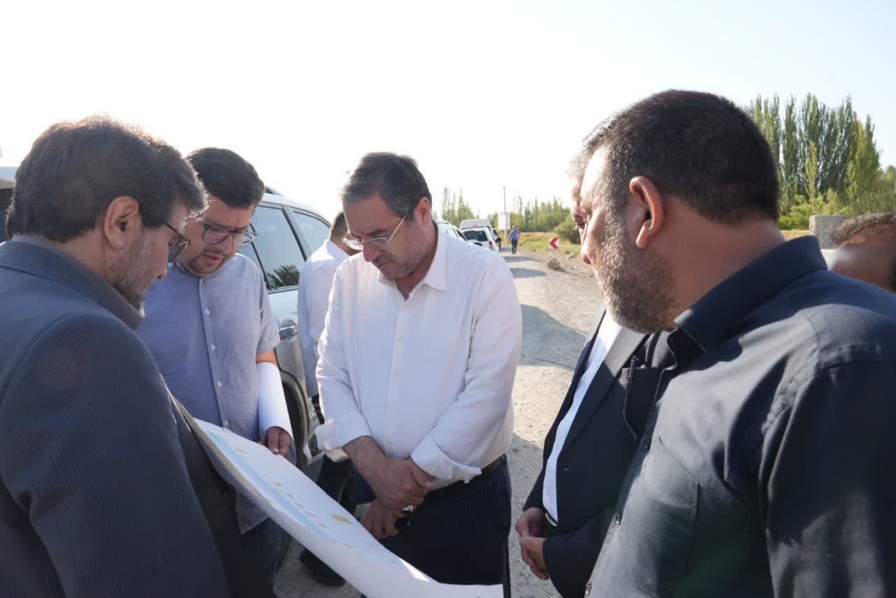 بازدید استاندار آذربایجان‌غربی از روند توسعه محور میاندوآب -چهاربرج