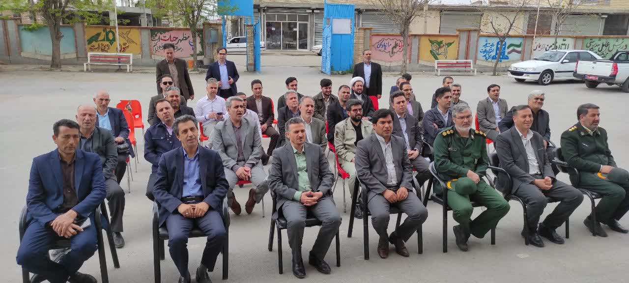 زنگ «سپاس از معلم» در مدارس شهرستان چهاربرج طنینانداز شد