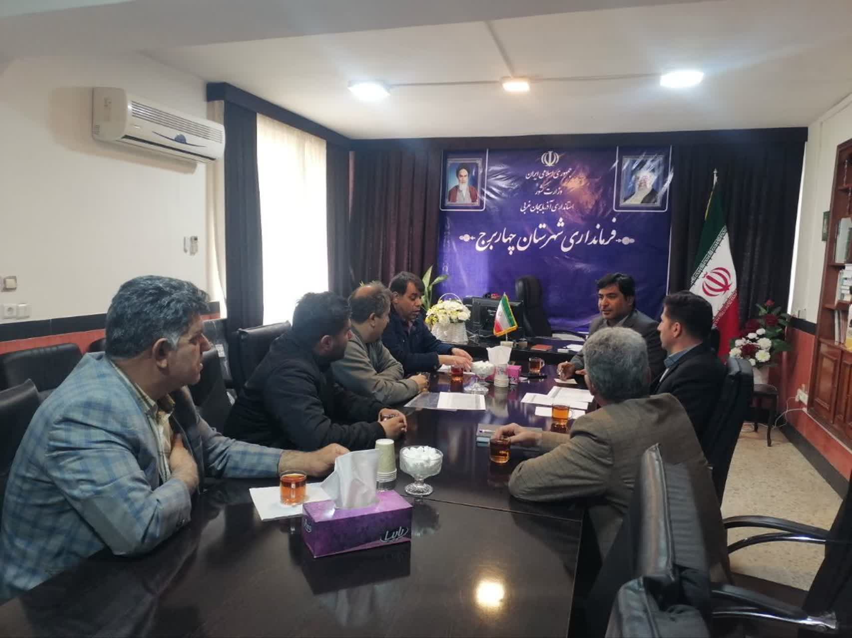 انتقاد فرماندار چهاربرج از نامتناسب بودن فضای مجتمع اداری/ عدم پرداخت مطالبات پیمانکار، عامل اصلی تاخیر در بهرهبرداری پروژه