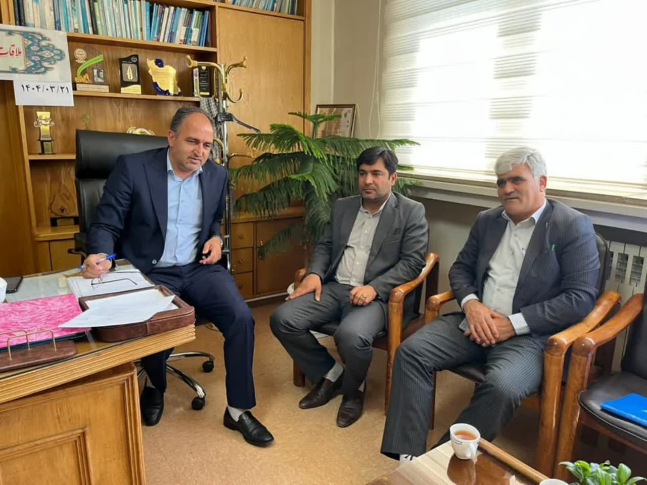 دیدار فرماندار و رئیس شورای اسلامی شهر چهاربرج با رئیسکل دادگستری آذربایجانغربی در راستای حل مشکل تداخلات اراضی