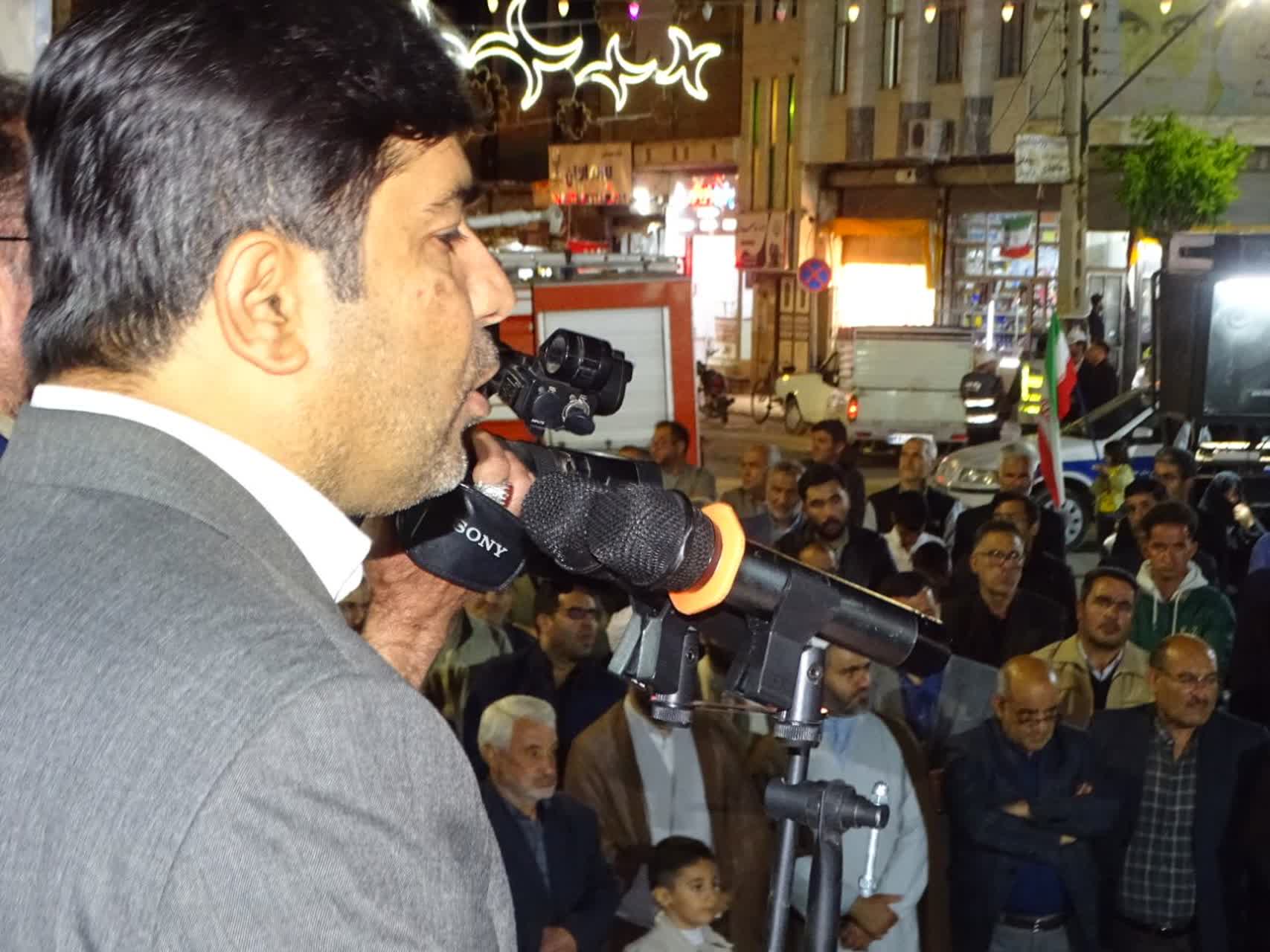 تجمع امشب چهاربرج با محوریت گرامیداشت سالگرد شهادت شهید رئیسی در شهرستان چهاربرج برگزار شد