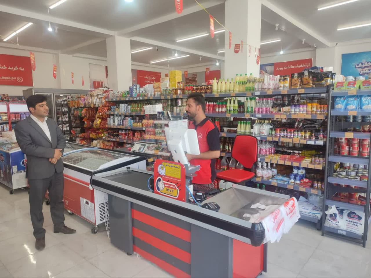 ادامه بازدید فرماندار چهاربرج از نانوایی ها، فروشگاهها و مراکز خرید در پی تشدید نظارت ها
