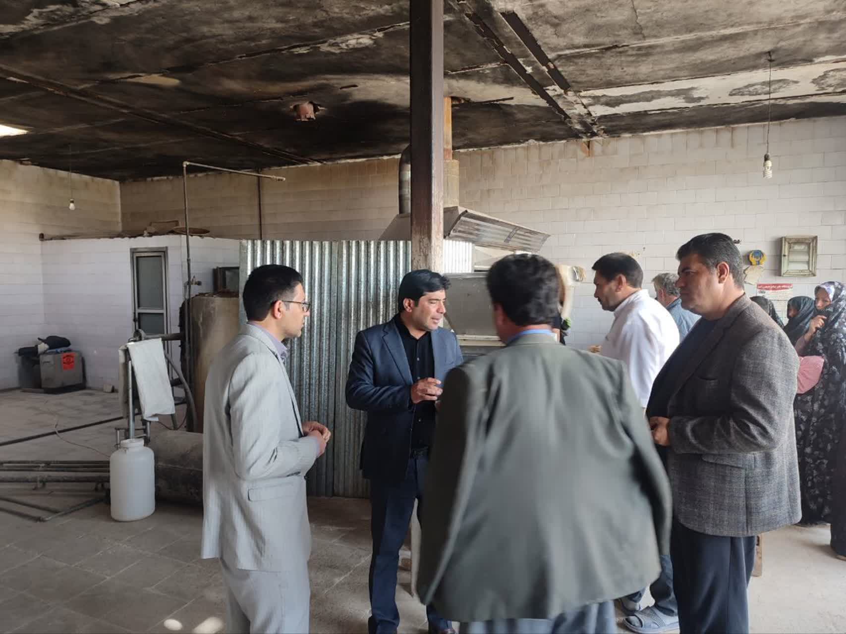 بازدید سرزده فرماندار چهاربرج از نانوایی‌های روستایی