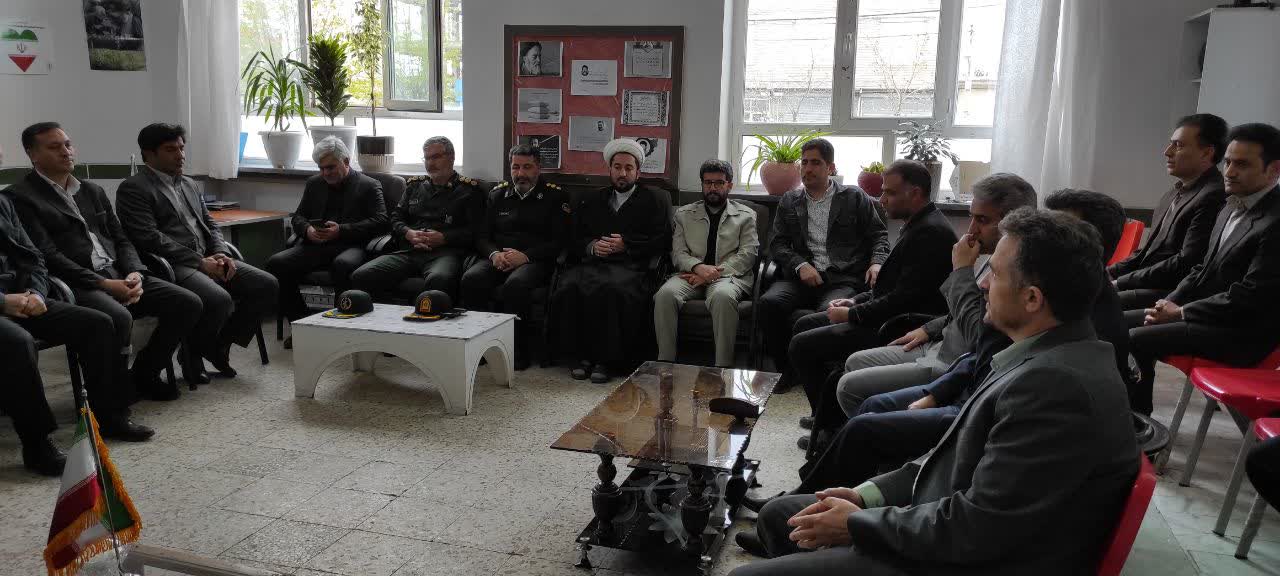 تجلیل از معلمان شهرستان چهاربرج همزمان با آغاز هفته معلم