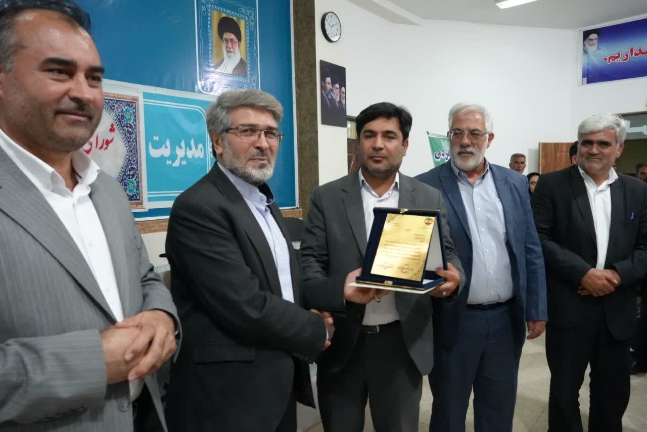 تجلیل از فرماندار چهاربرج و مدیران ارشد بخش کشاورزی و منابع طبیعی آذربایجان‌غربی در شهرستان چهاربرج
