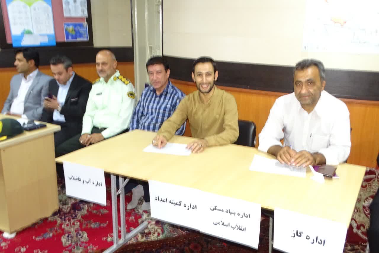 برپایی میز خدمت ادارات در شهرستان چهاربرج به مناسبت هفته دولت