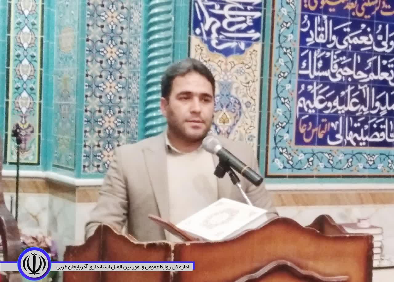 برپایی میز خدمت توسط فرمانداری شهرستان چهاربرج در روستای خزینه جدید