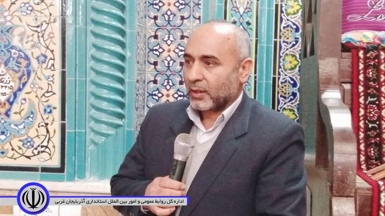 برپایی میز خدمت توسط فرمانداری شهرستان چهاربرج در روستای خزینه جدید