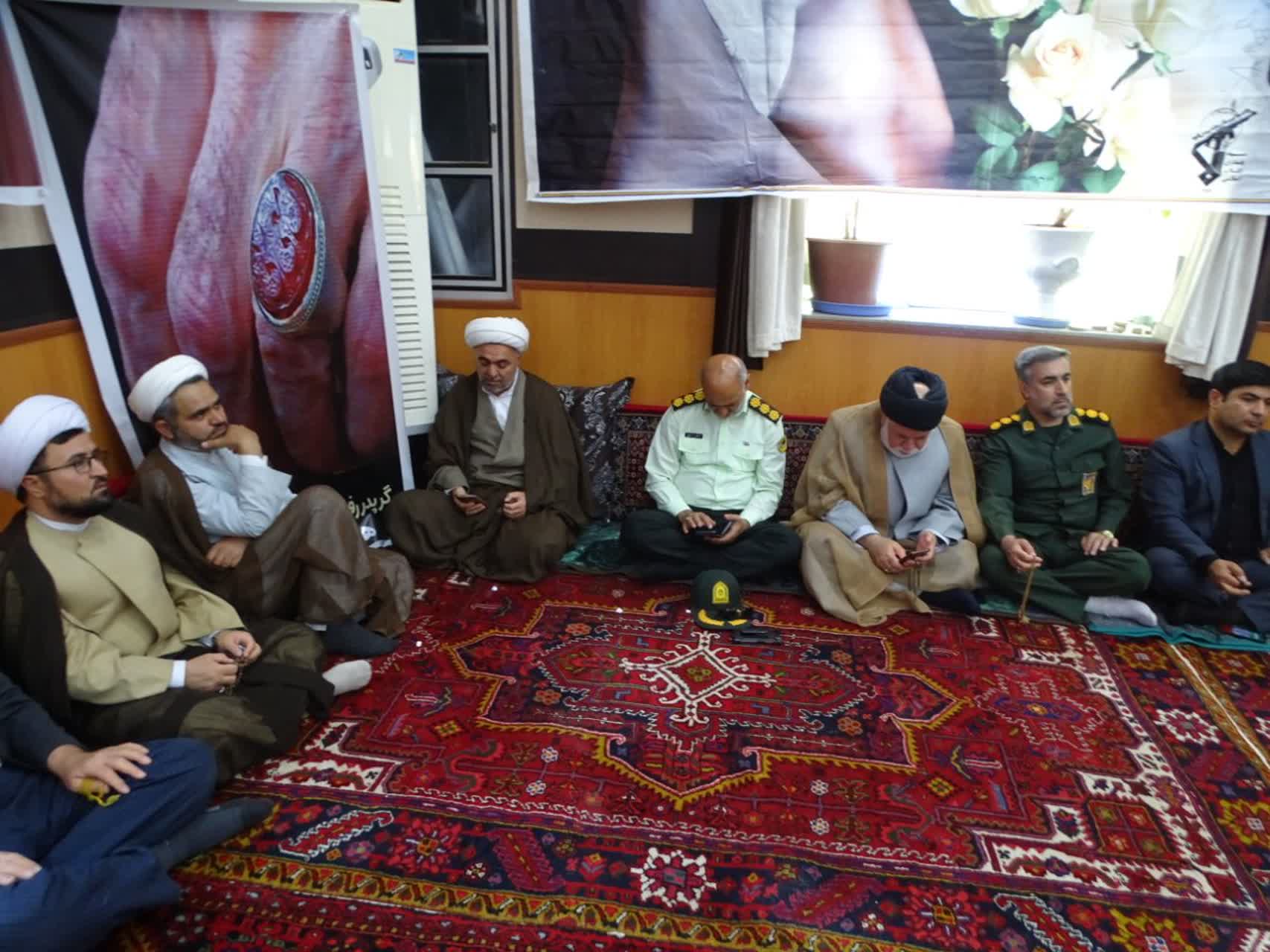بزرگداشت معمار کبیر انقلاب و برپایی سفره احسان در چهاربرج