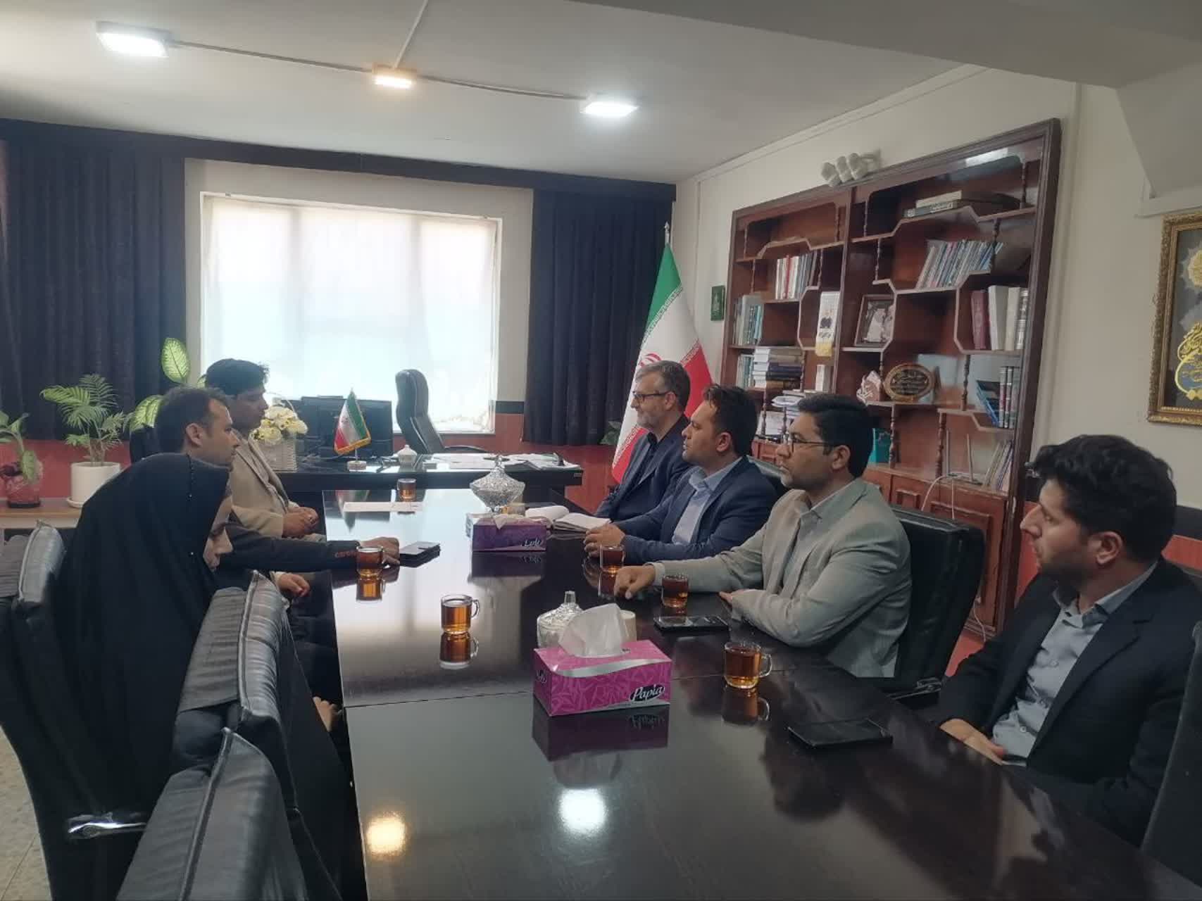 دیدار فرماندار چهاربرج با مجری بنیاد برکت استان/ تحقق کامل سهمیههای اشتغالزایی در شهرستان چهاربرج