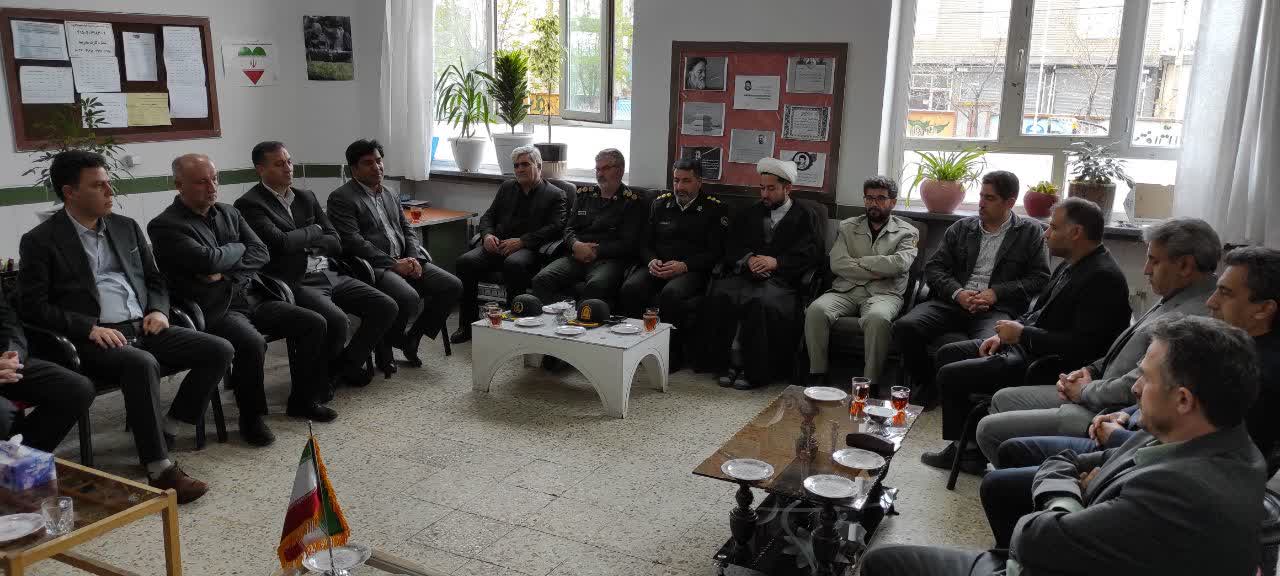 تجلیل از معلمان شهرستان چهاربرج همزمان با آغاز هفته معلم