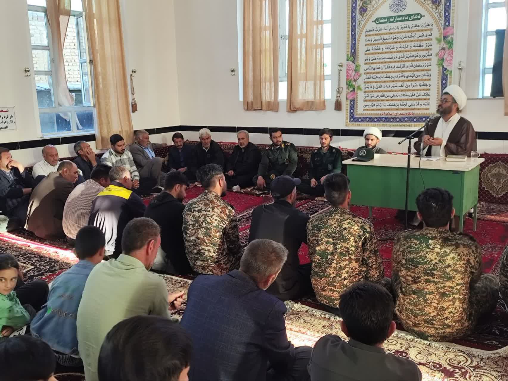 تجمع اهالی ولایتمدار روستای اسلامآباد شهرستان چهاربرج در حمایت از نیروهای مسلح برگزار شد