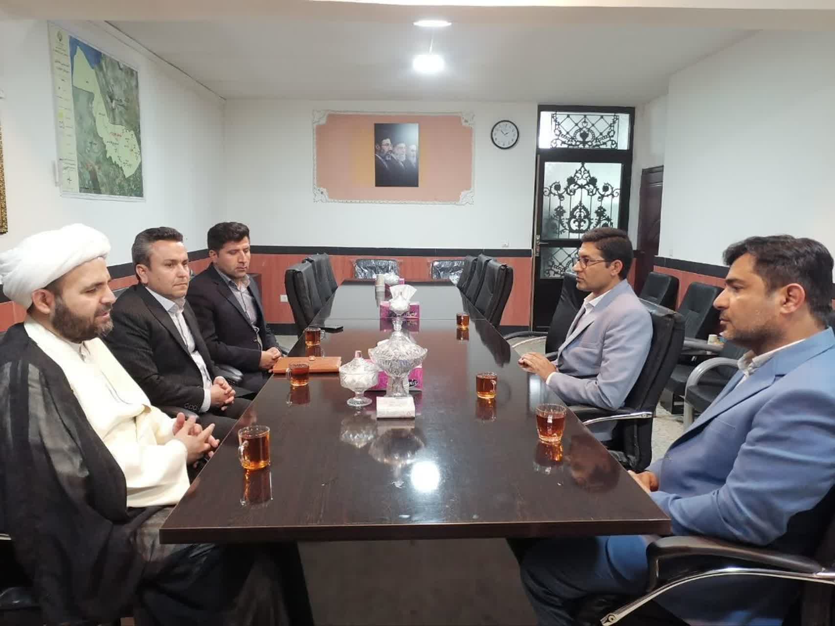 دیدار مسئول نمایندگی ولیفقیه بنیاد مسکن آذربایجان غربی با فرماندار چهاربرج