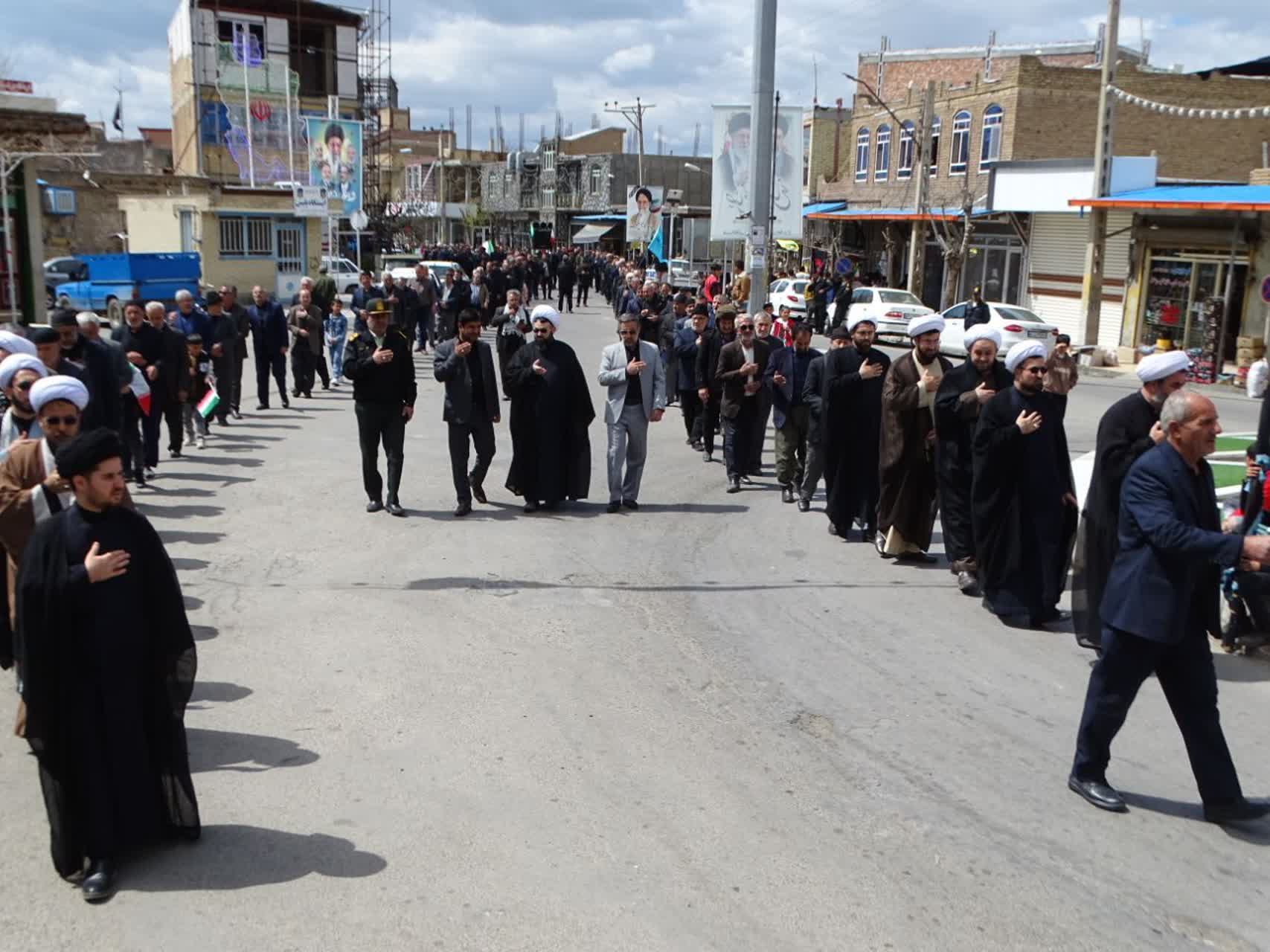 چهاربرج در سوگ «رهبر شهید» و شهدای مدرسه میناب