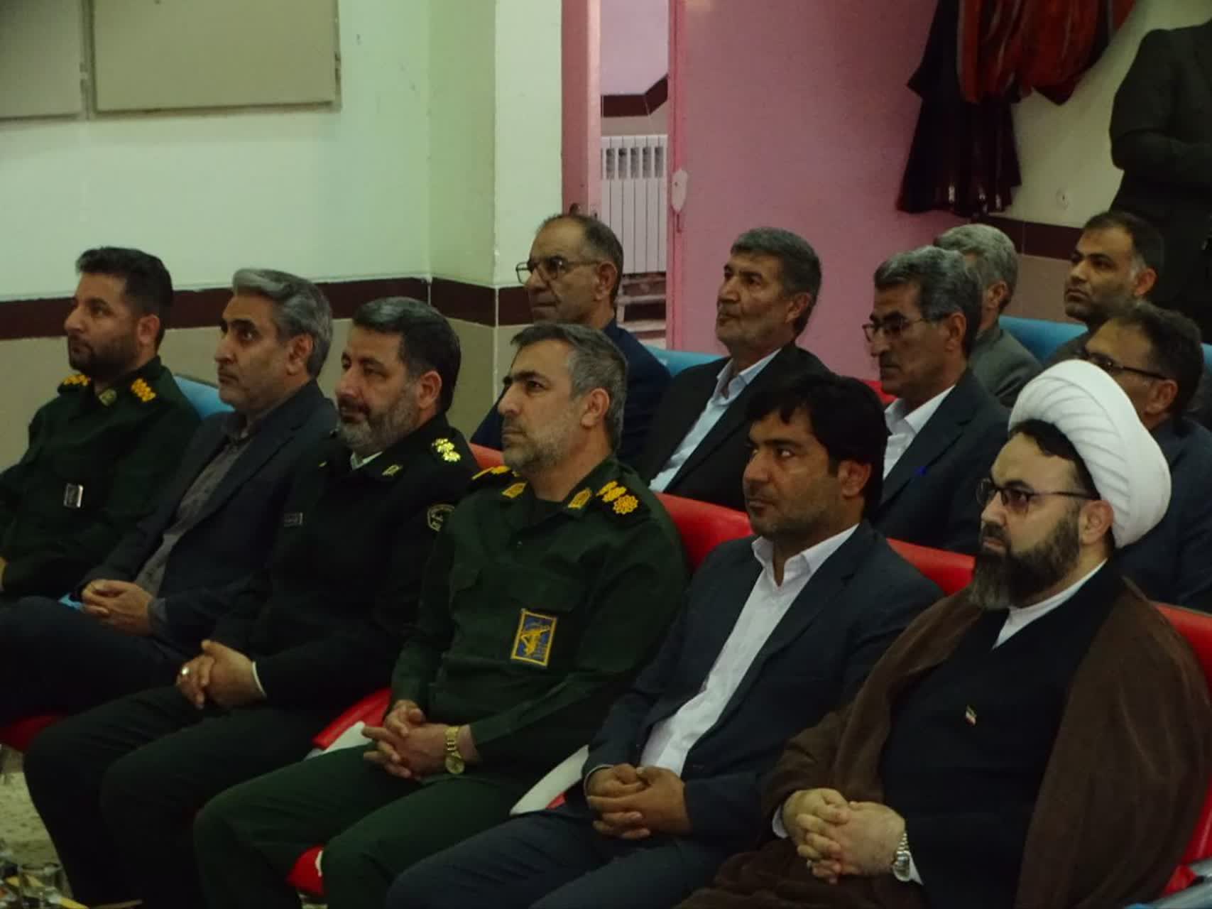 آیین گرامیداشت مقام معلم و تجلیل از فرهنگیان شهرستان چهاربرج برگزار شد