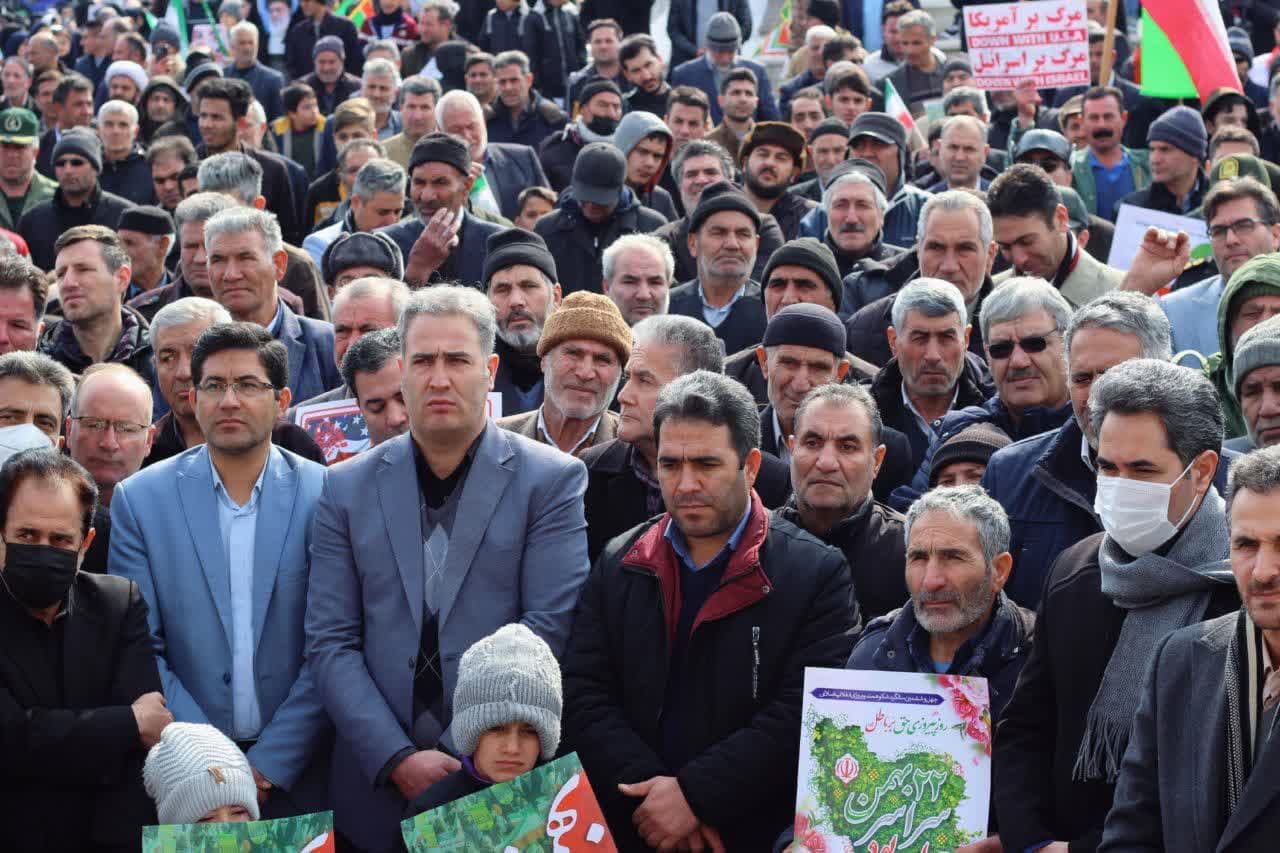 حضور پرشور مردم ولایتمدار و انقلابی چهاربرج سرافراز در راهپیمایی باشکوه 22 بهمن