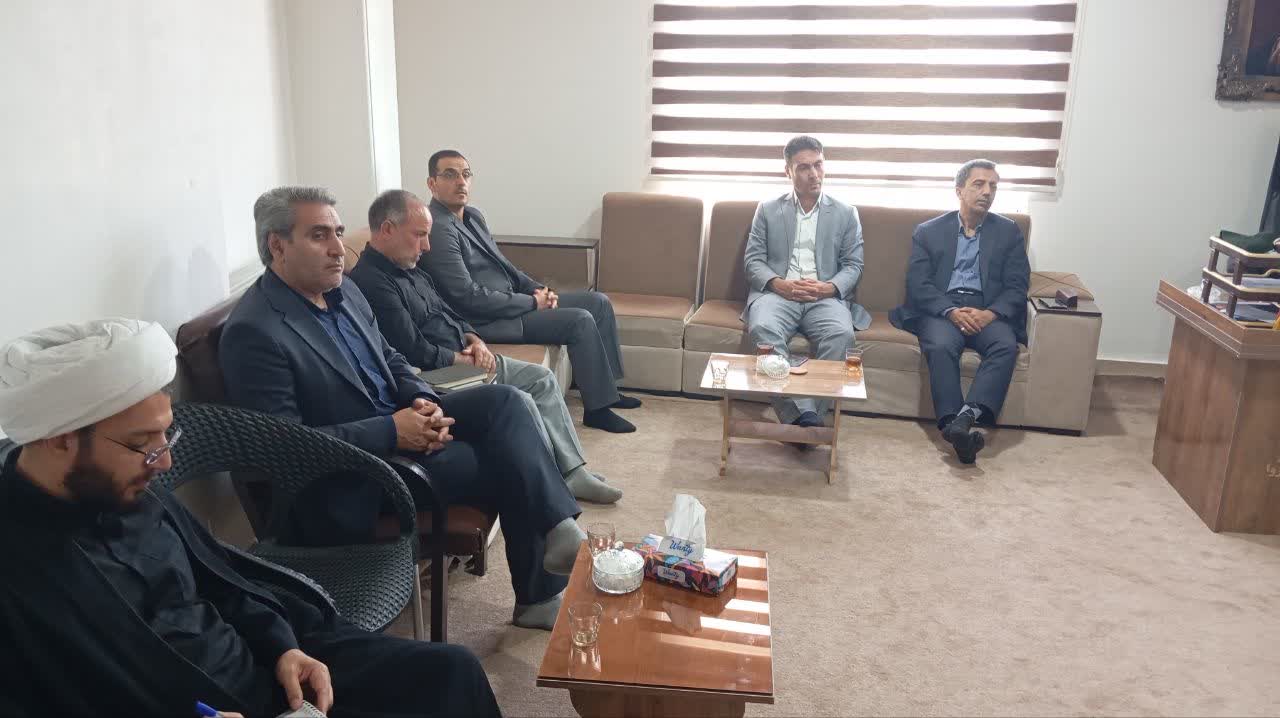 نشست شورای فرهنگ عمومی چهاربرج با محوریت آیین «جاماندگان اربعین حسینی» برگزار شد