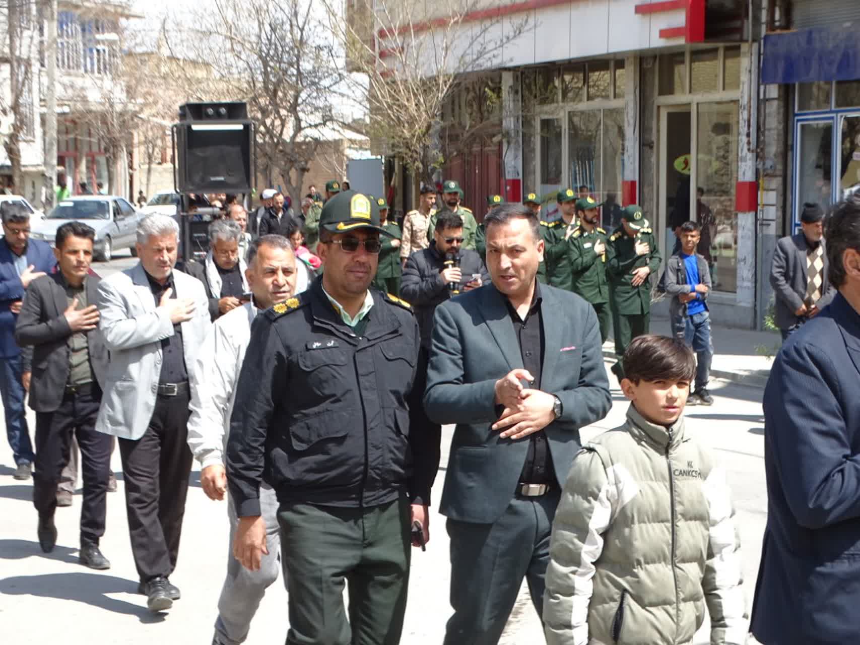 چهاربرج در سوگ «رهبر شهید» و شهدای مدرسه میناب