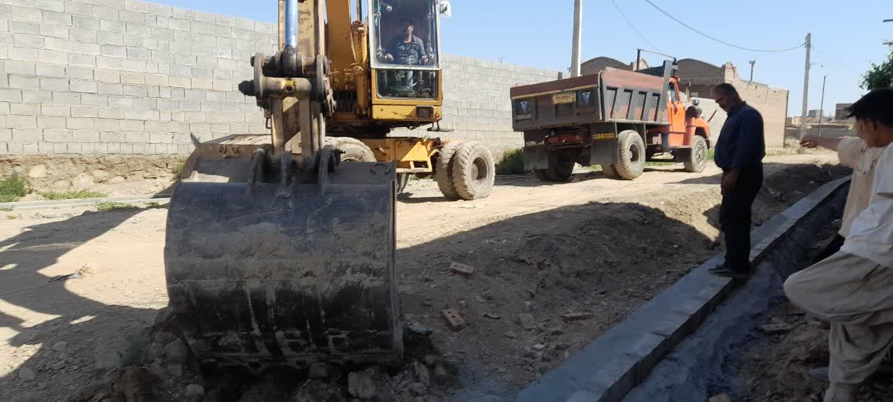 آغاز عملیات زیرسازی و بهسازی معابر روستای شعبانلو
