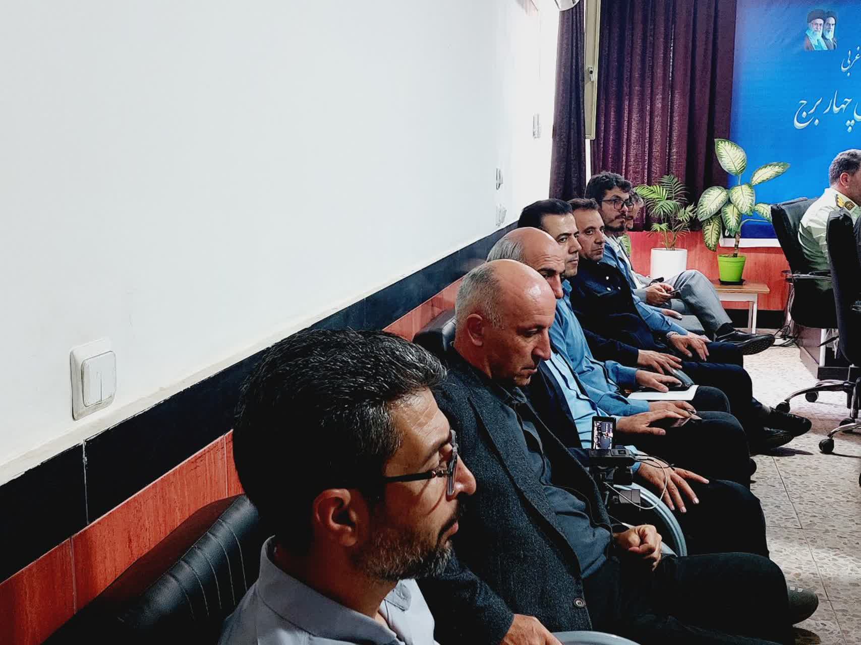 برگزاری جلسه شورای پدافند غیرعامل شهرستان چهاربرج / بازدید میدانی مدیرکل از تأسیسات گاز و سیلوی گندم