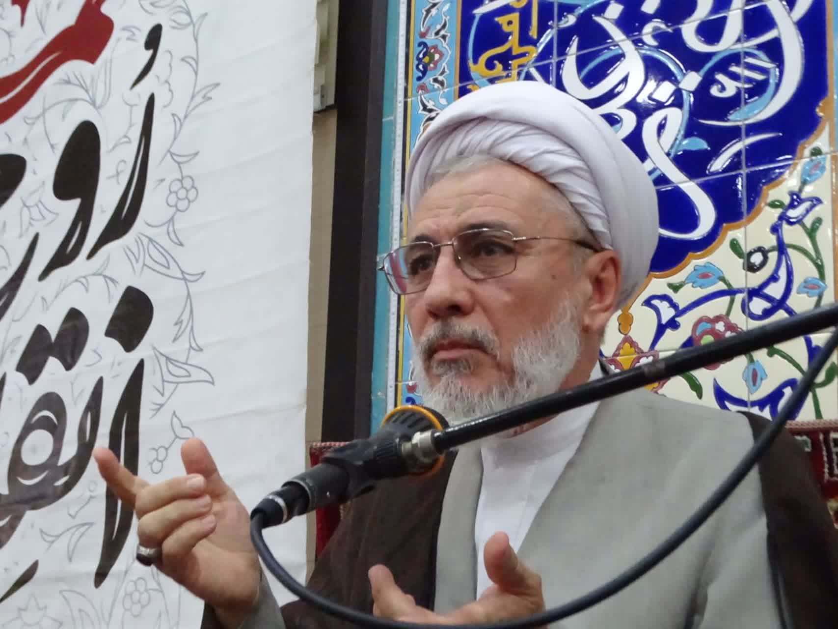 بزرگداشت معمار کبیر انقلاب و برپایی سفره احسان در چهاربرج