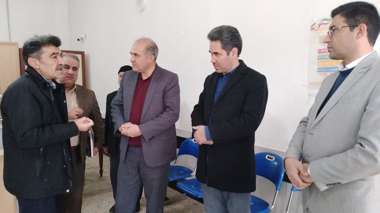 فرماندار چهاربرج از بانک ملی این شهرستان بازدید کرد