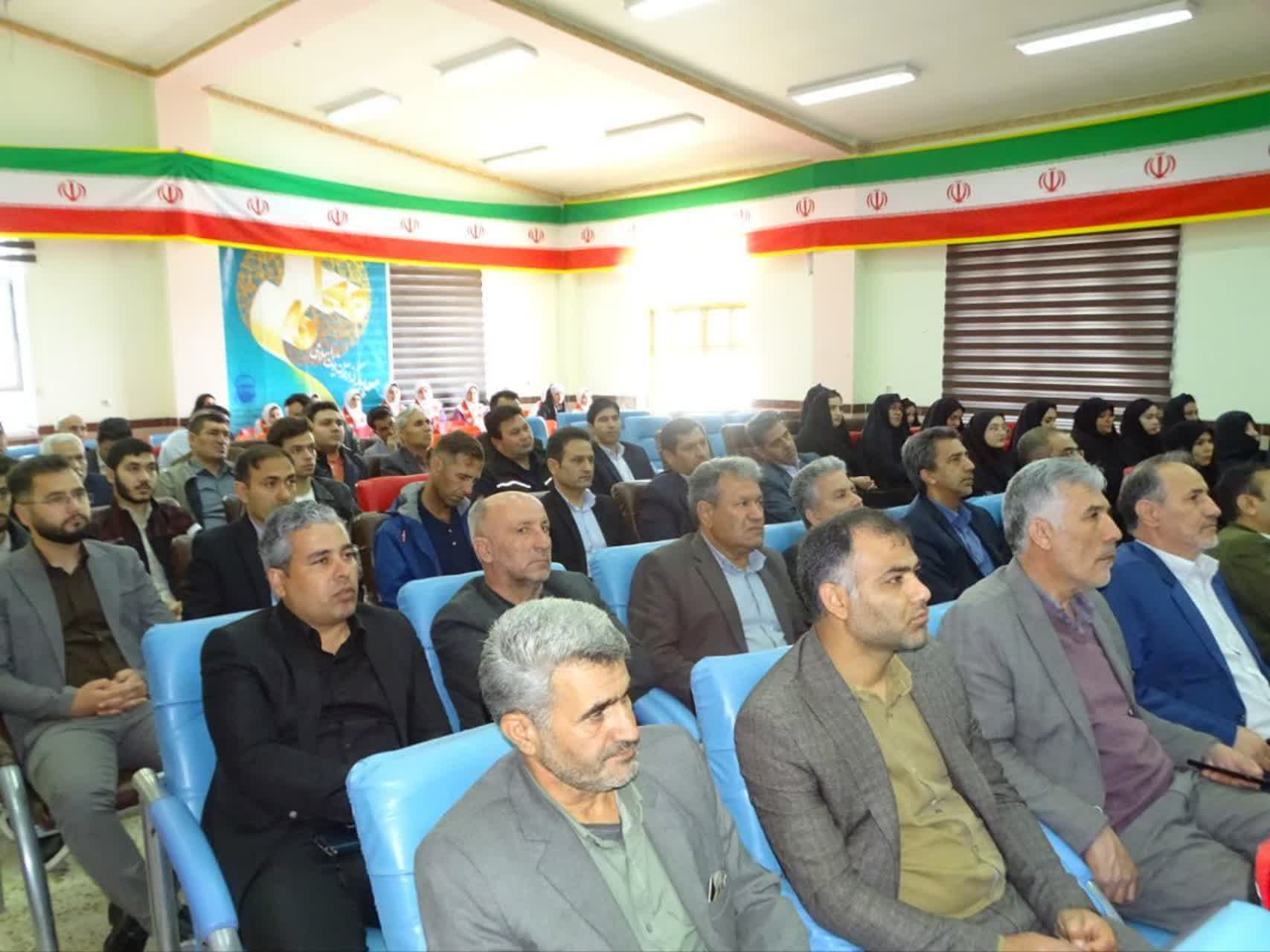 آیین گرامیداشت مقام معلم و تجلیل از فرهنگیان شهرستان چهاربرج برگزار شد