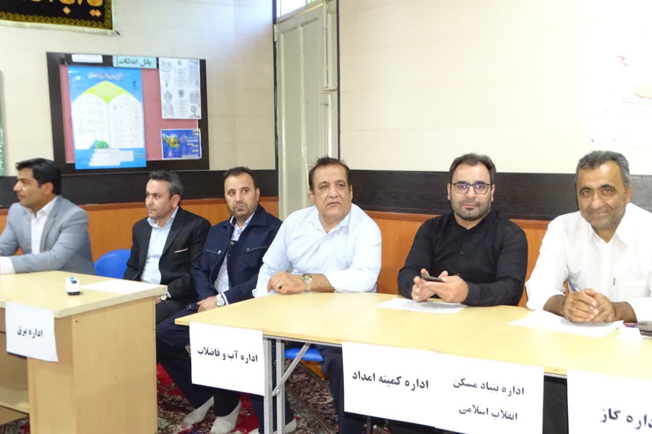 برپایی میز خدمت ادارات در شهرستان چهاربرج به مناسبت هفته دولت