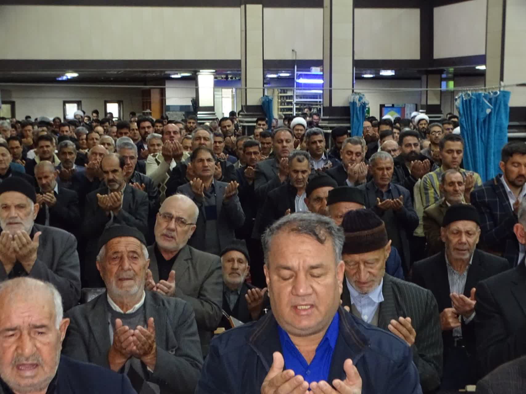 اقامه باشکوه نماز عید سعید فطر در شهرستان چهاربرج