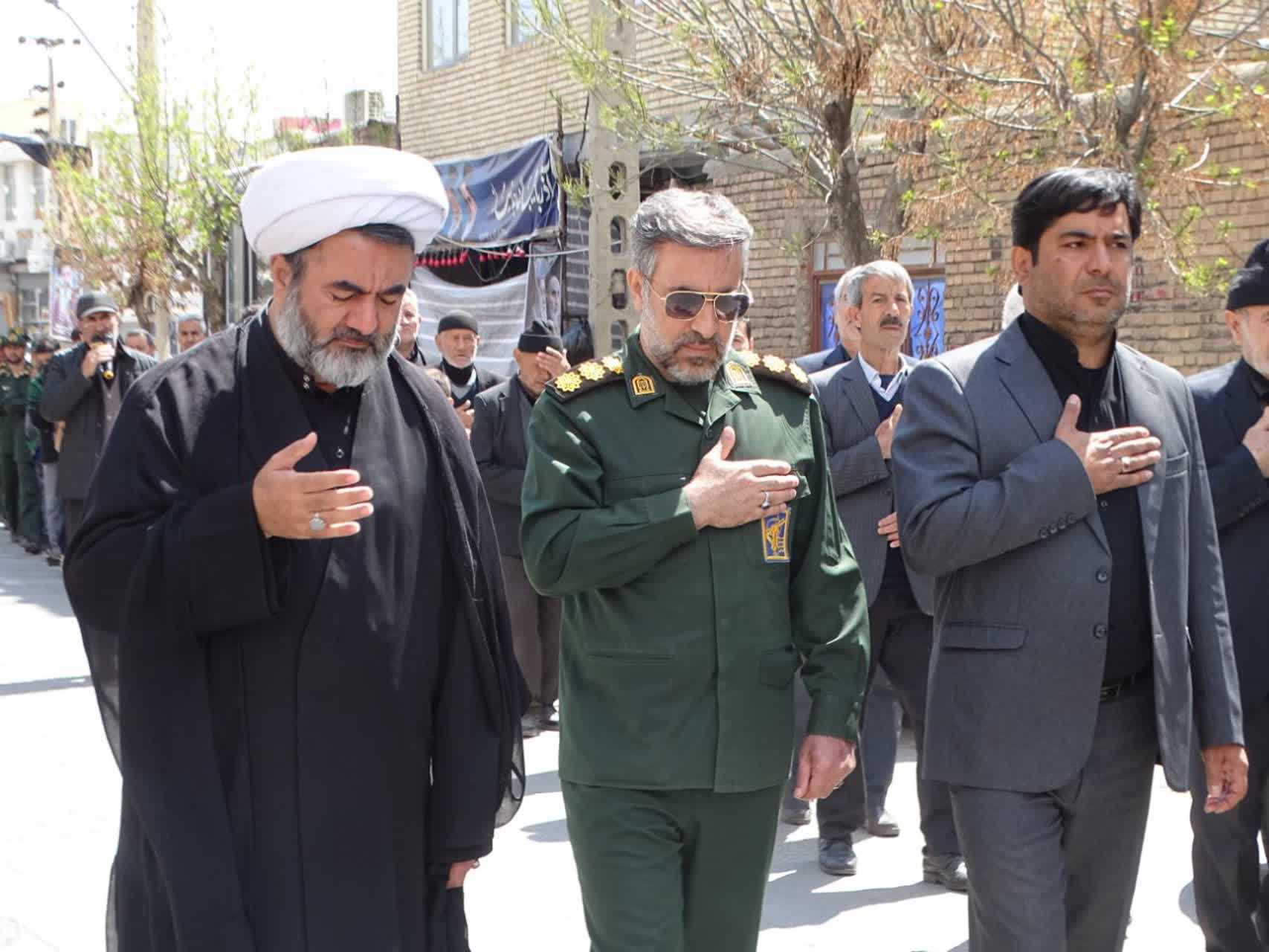 چهاربرج در سوگ «رهبر شهید» و شهدای مدرسه میناب