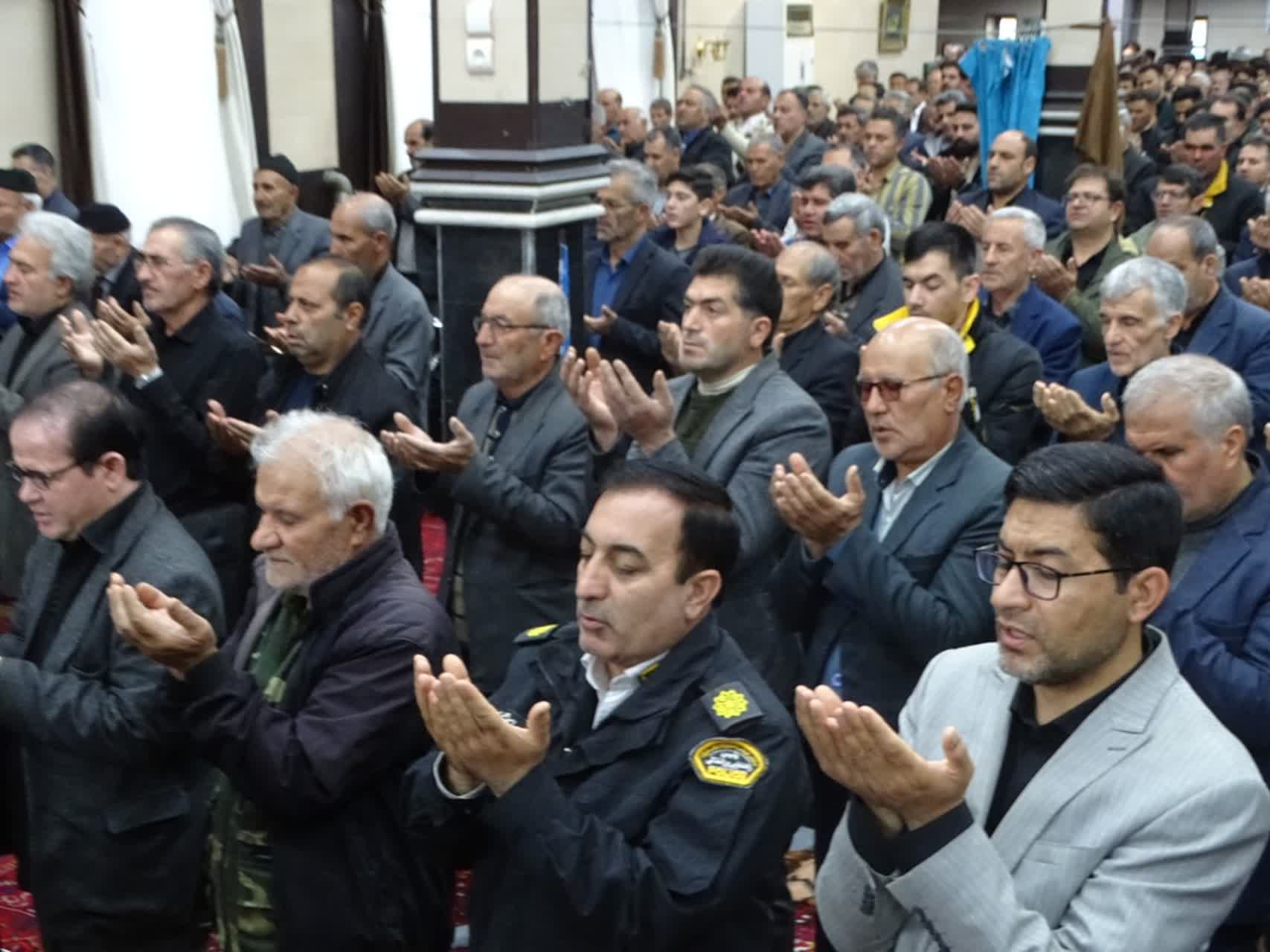 اقامه باشکوه نماز عید سعید فطر در شهرستان چهاربرج