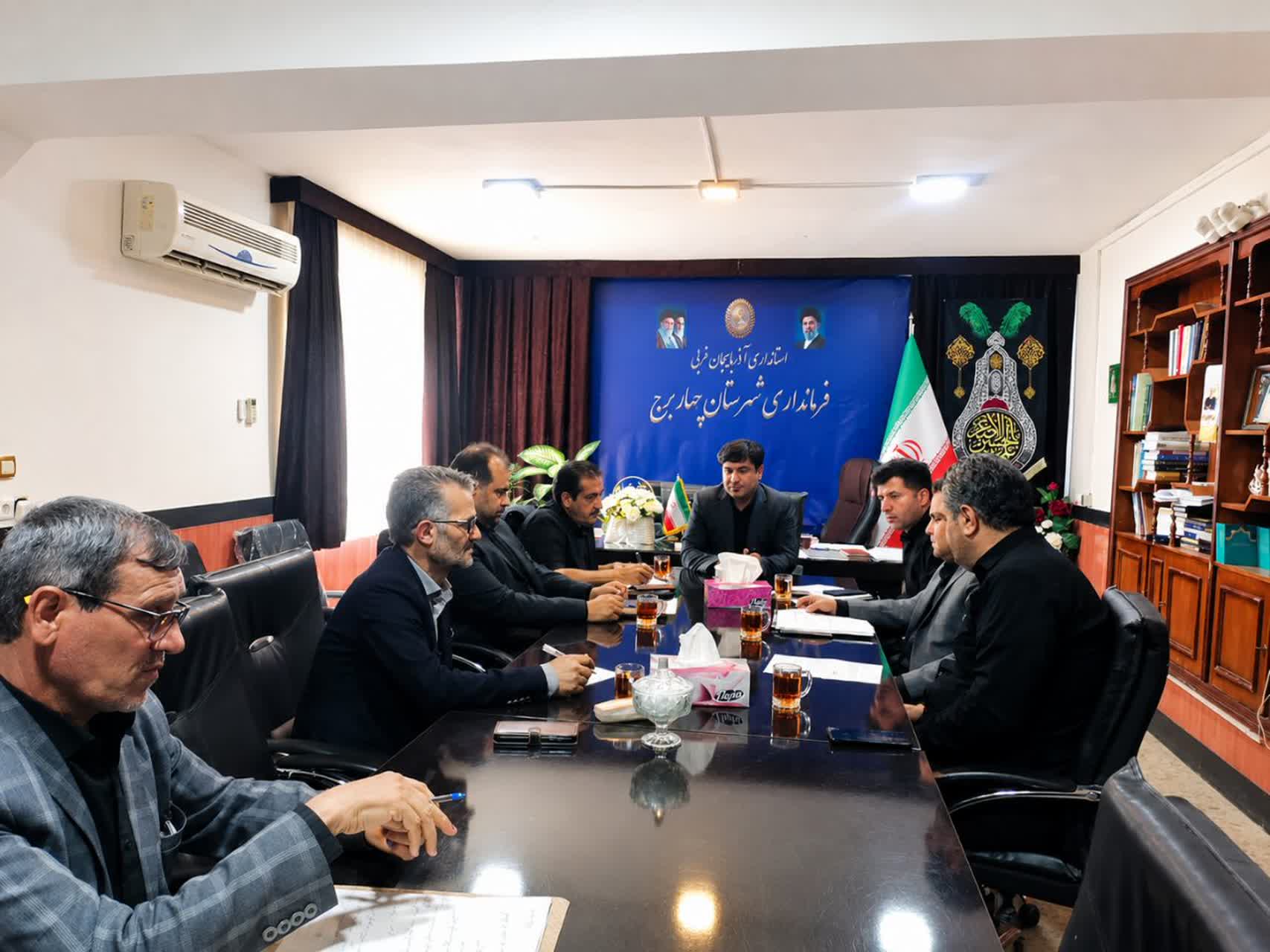 رفع موانع صدور سند املاک چهاربرج در دستور کار فرمانداری